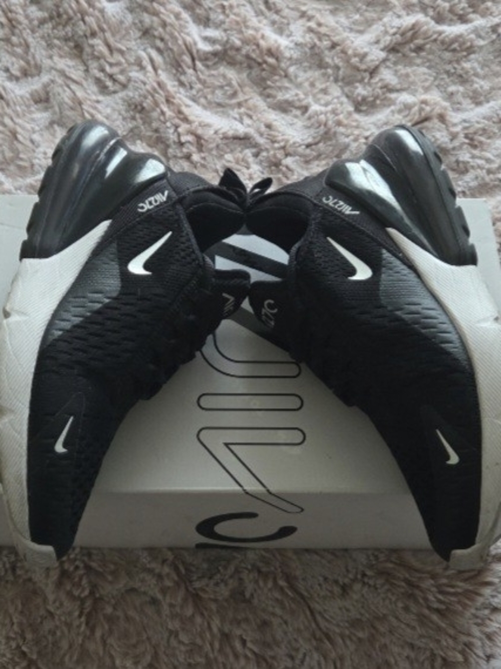 Nike - Picture 2 of 6
